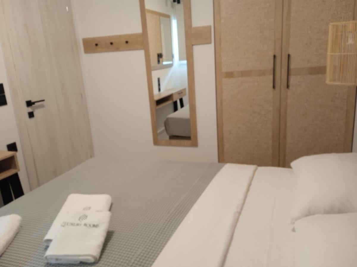 Q Luxury Rooms Paleros Exteriör bild