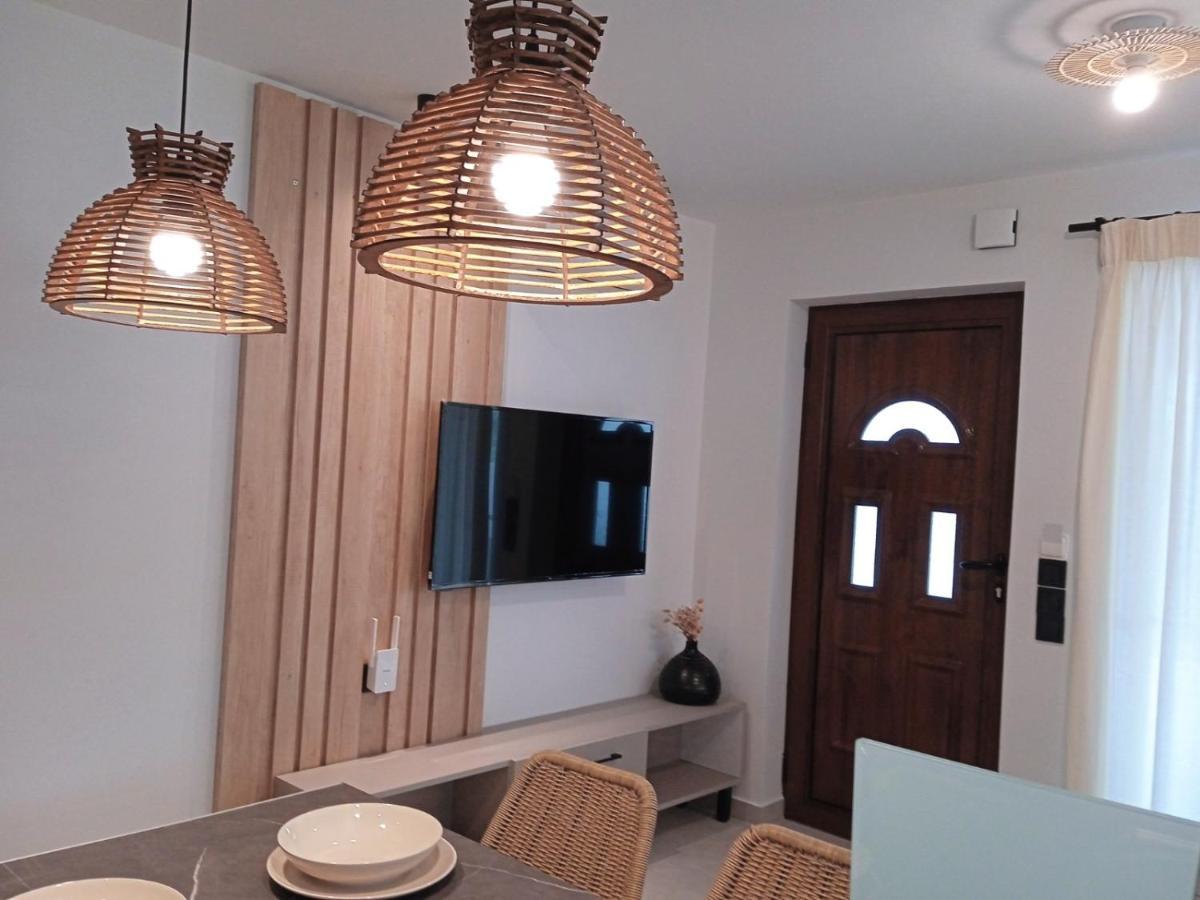 Q Luxury Rooms Paleros Exteriör bild
